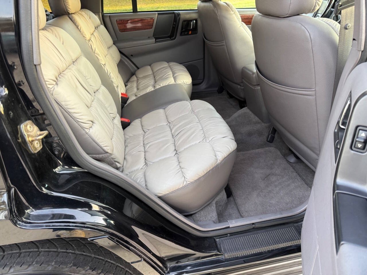 Used 1995 Jeep Grand Cherokee Limited AWD/4WD image 26