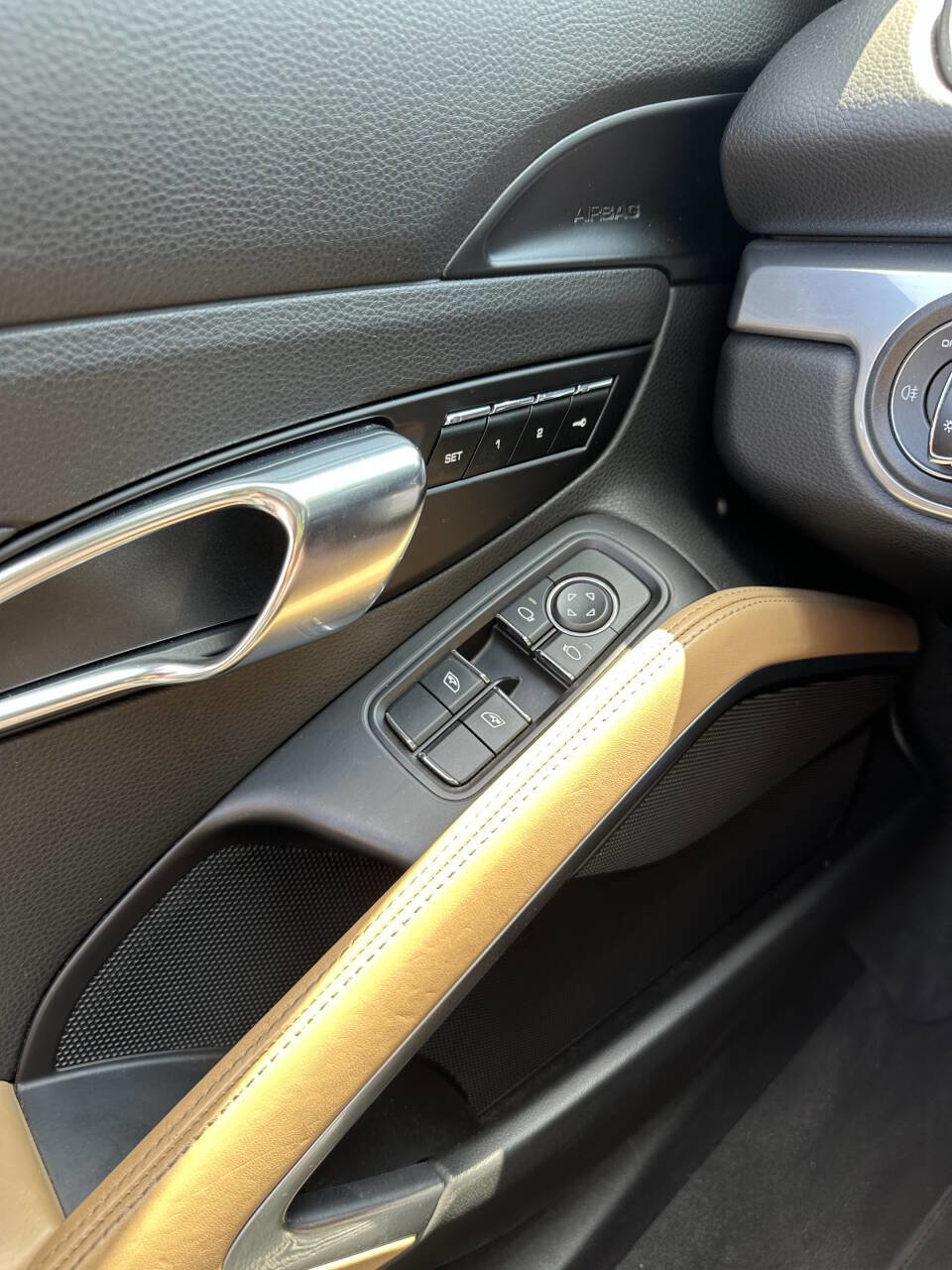 Used 2018 Porsche 718 Boxster Base 2dr Convertible RWD image 26