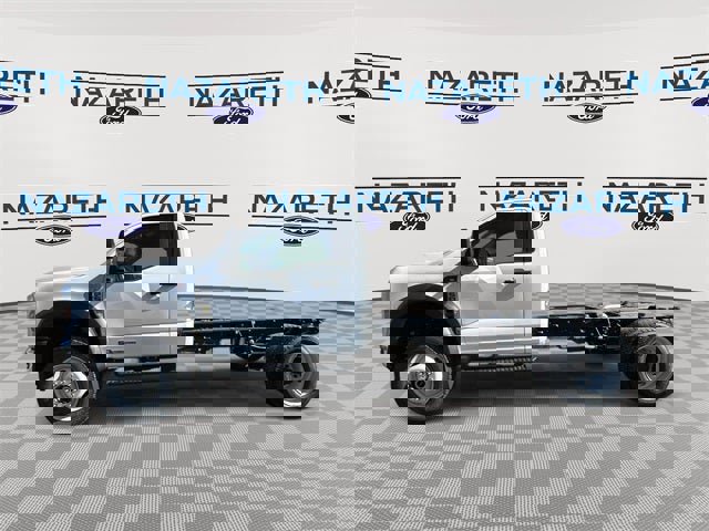 New 2025 Ford F550 4x4 Regular Cab Super Duty image 5