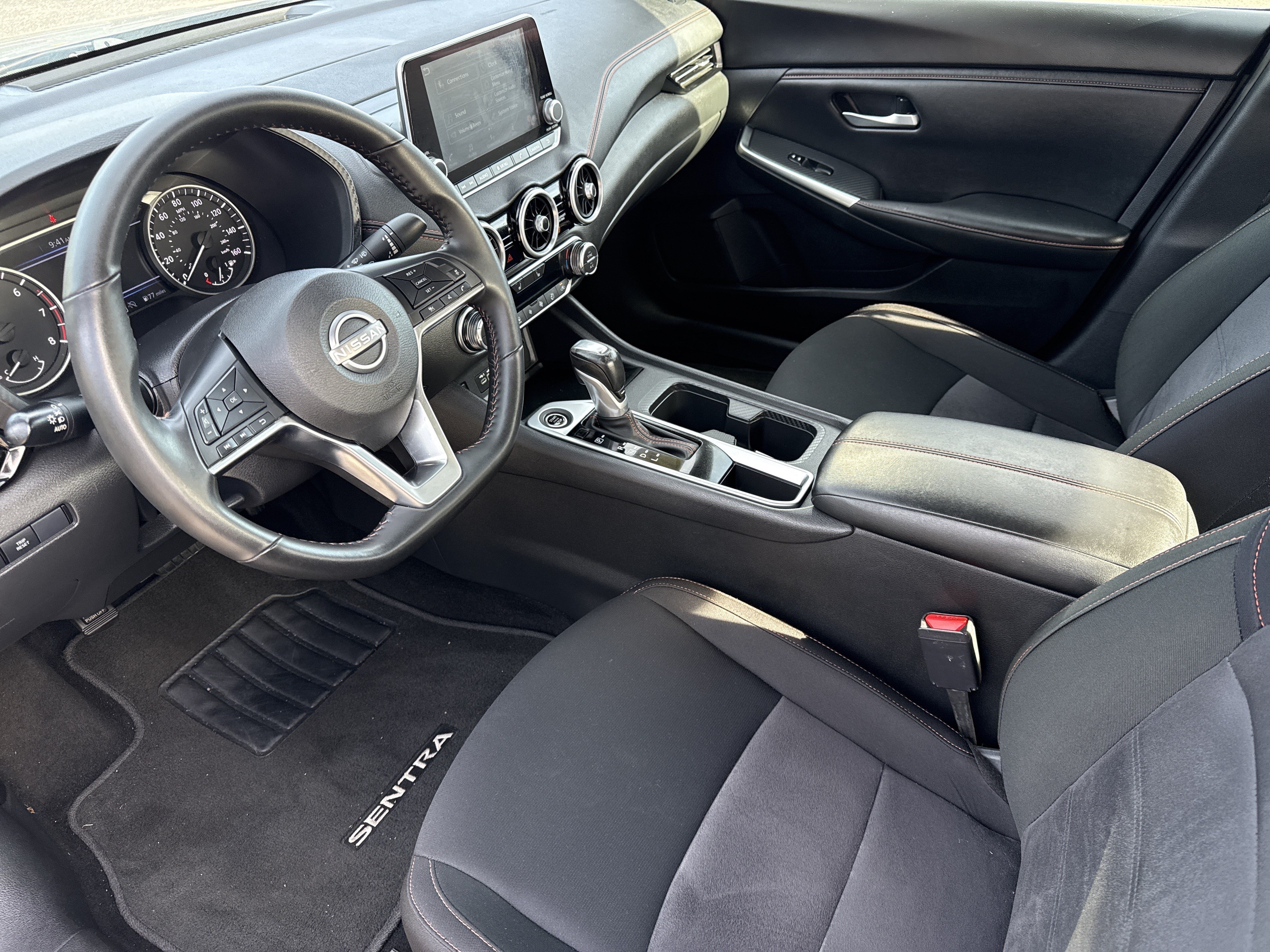 Used 2025 Nissan Sentra SR FWD image 10