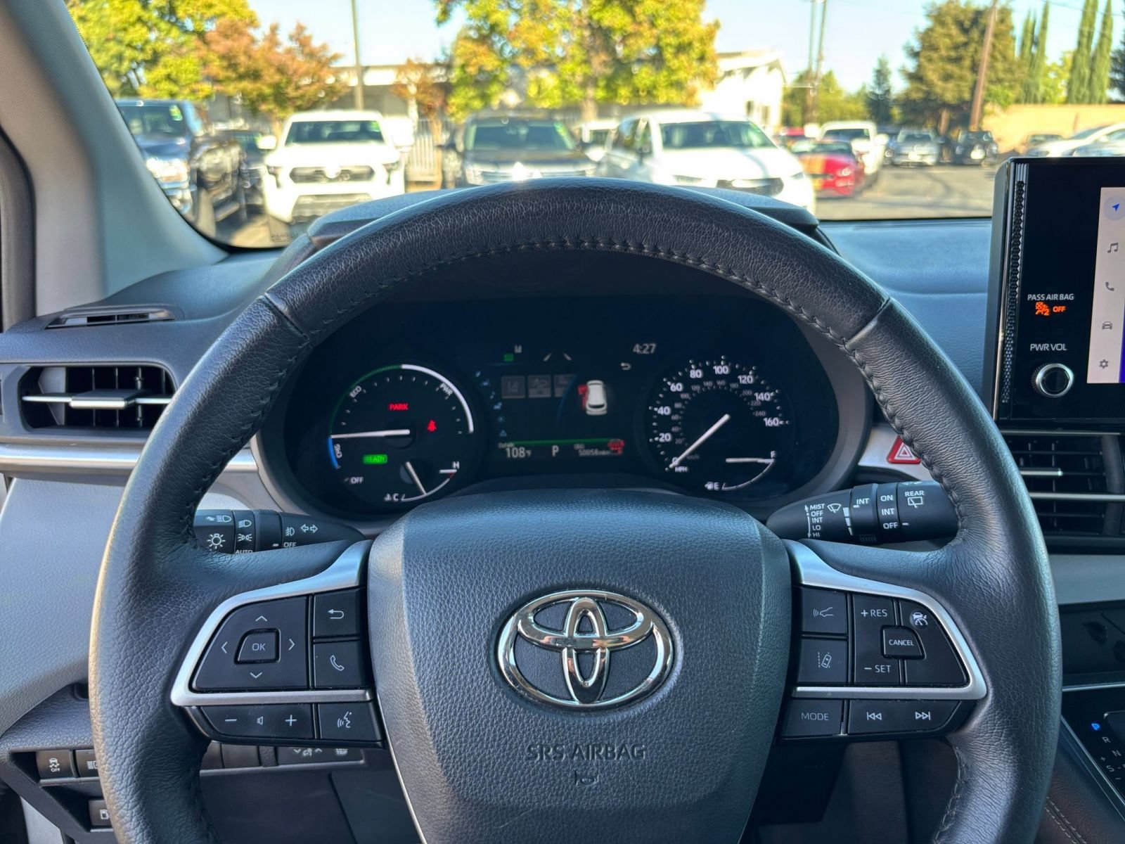 Used 2025 Toyota Sienna XLE FWD image 29