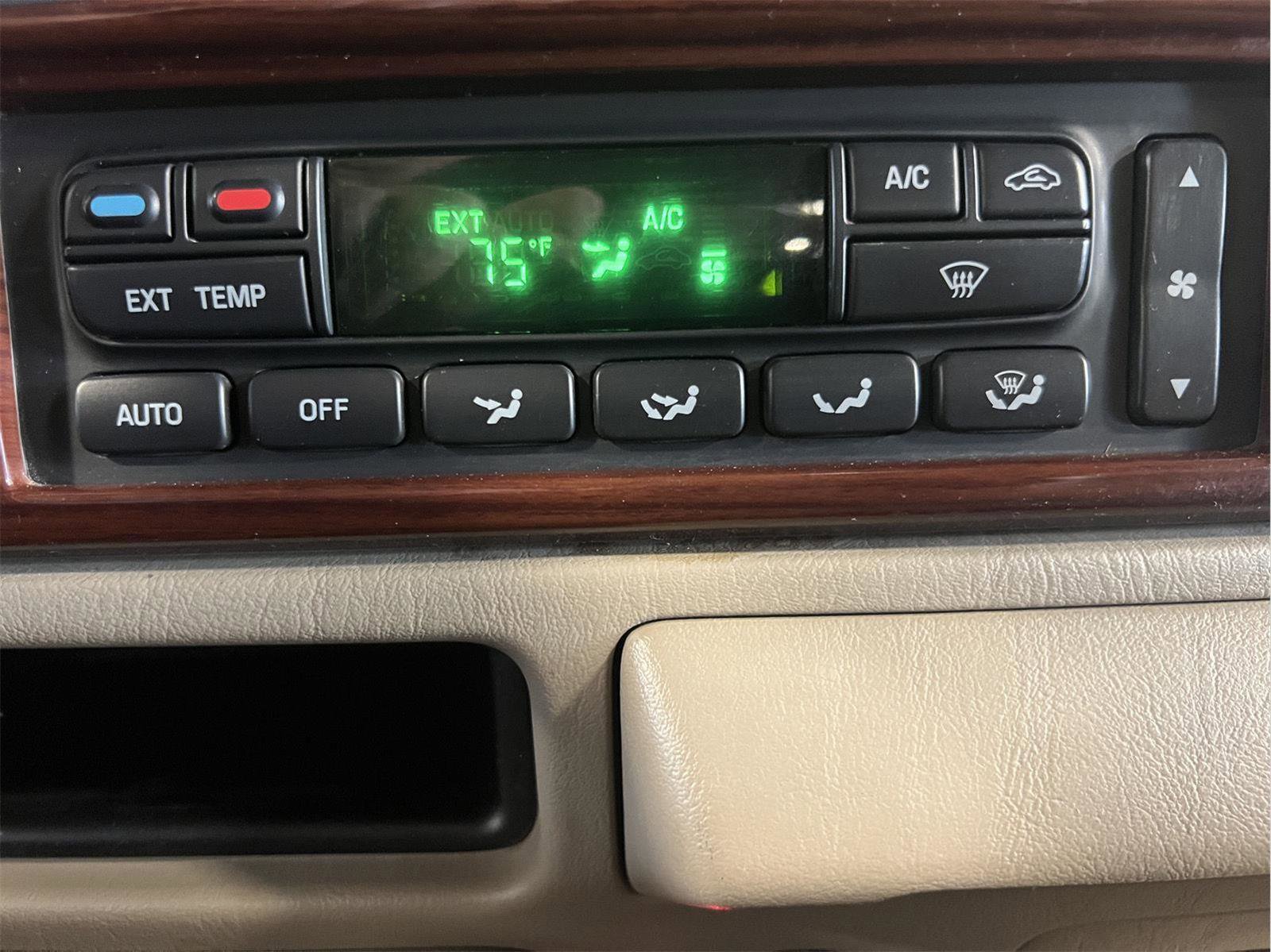 Used 2005 Ford F350 Lariat image 28