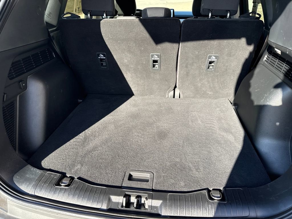 Used 2020 Ford Escape SE image 12