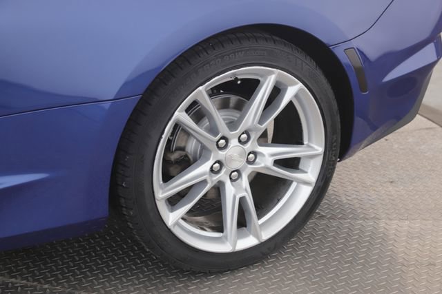 Used 2020 Chevrolet Camaro LT image 8