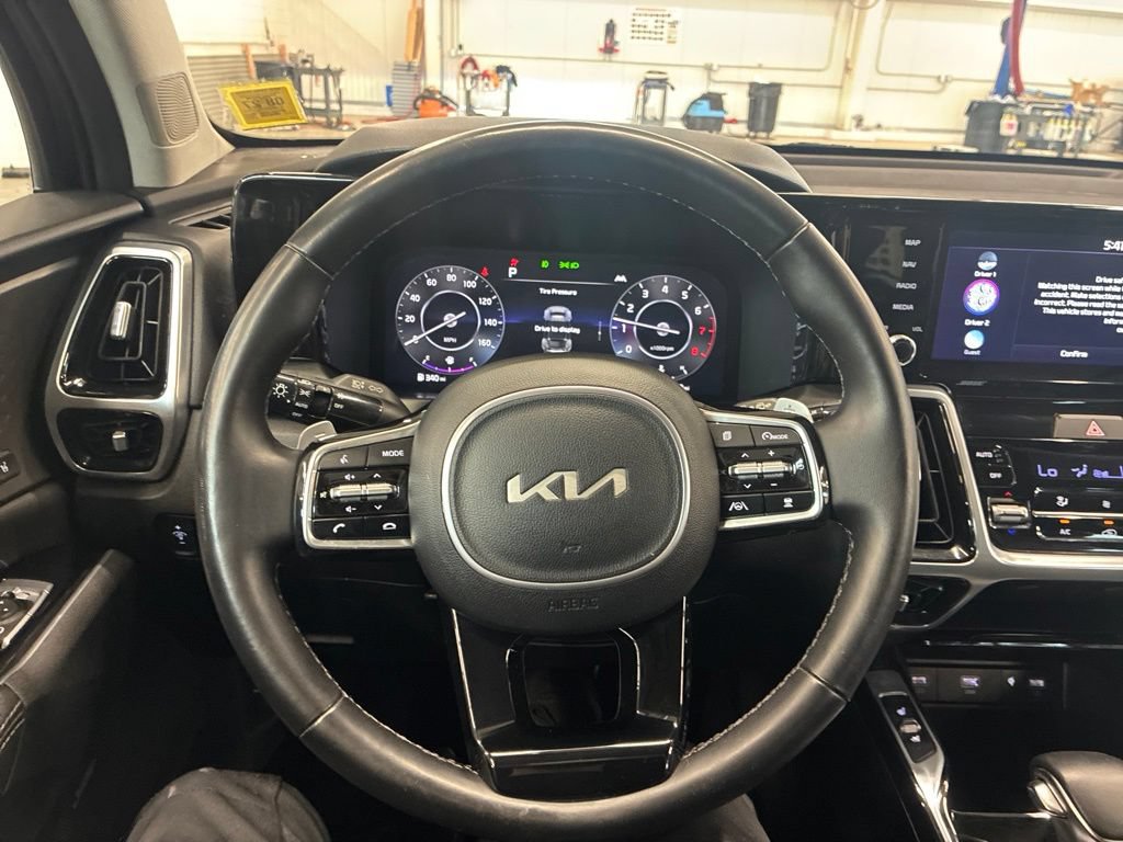Certified 2023 Kia Sorento SX AWD/4WD image 21
