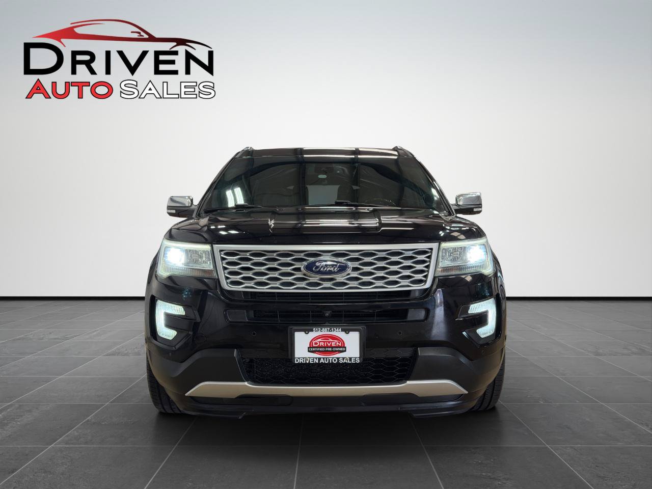 Used 2017 Ford Explorer Platinum AWD/4WD image 8