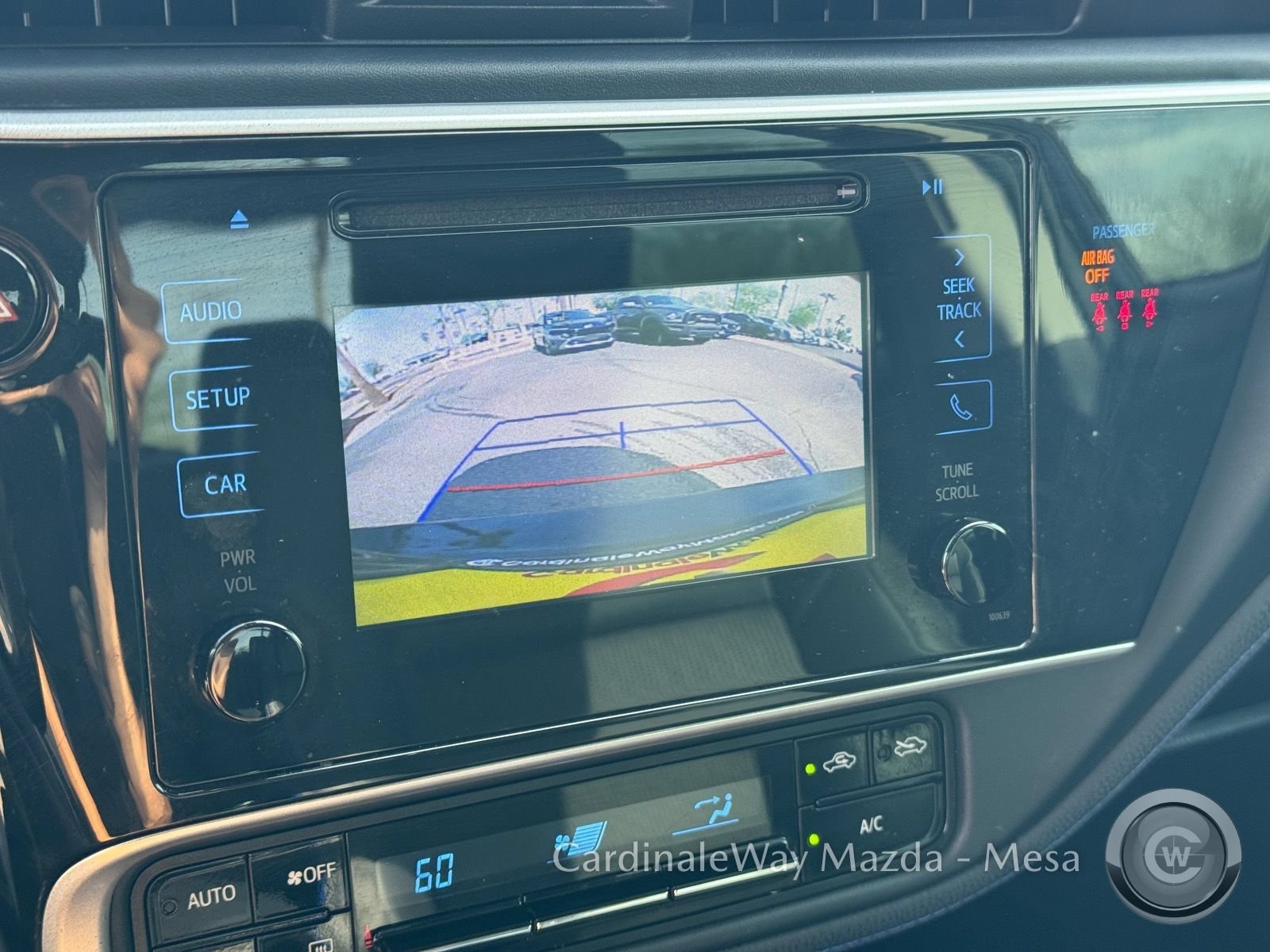 Used 2019 Toyota Corolla SE w/ Carpet Mat Package (TMS) FWD image 24