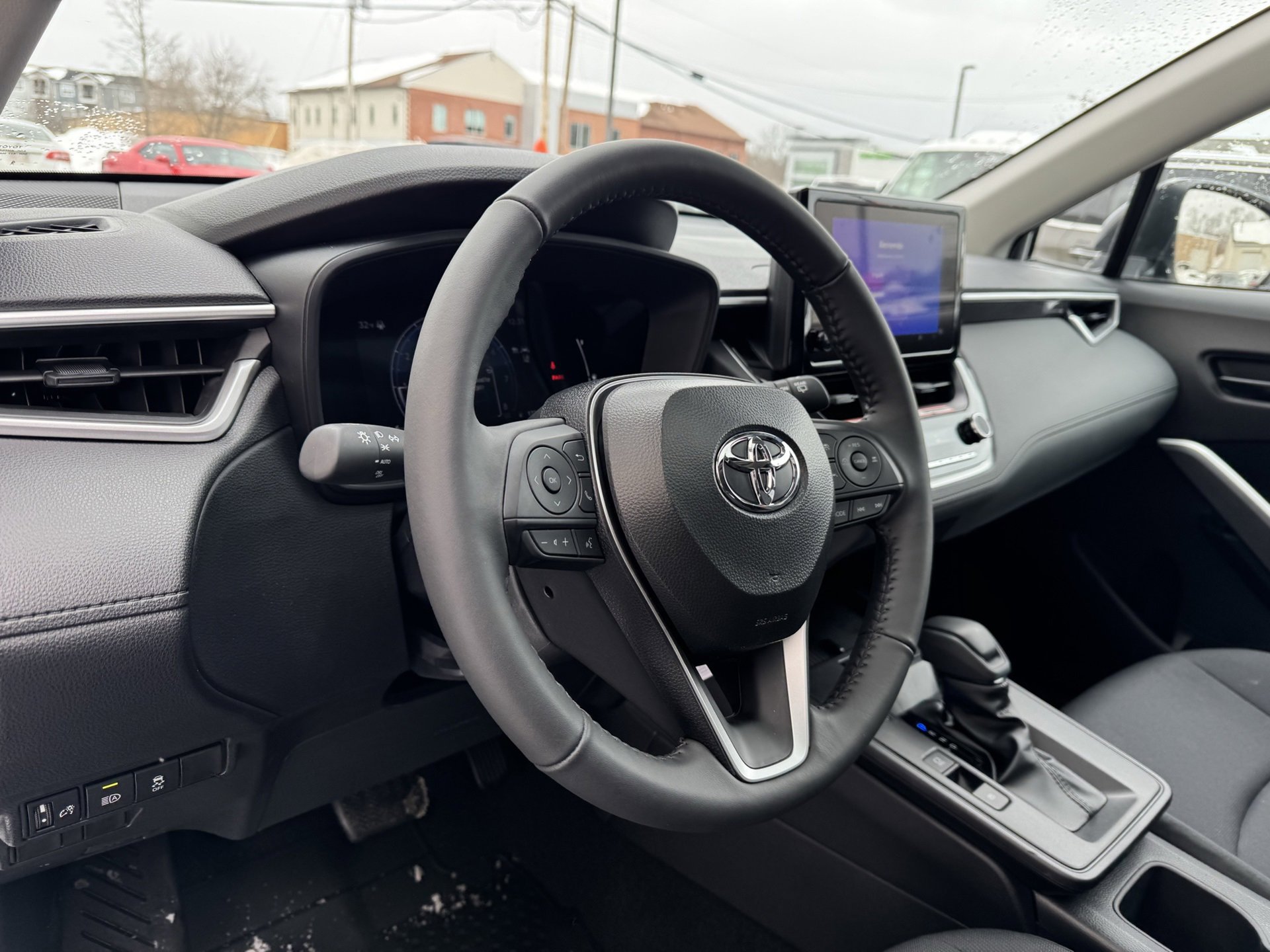 Used 2026 Toyota Corolla Cross LE image 16