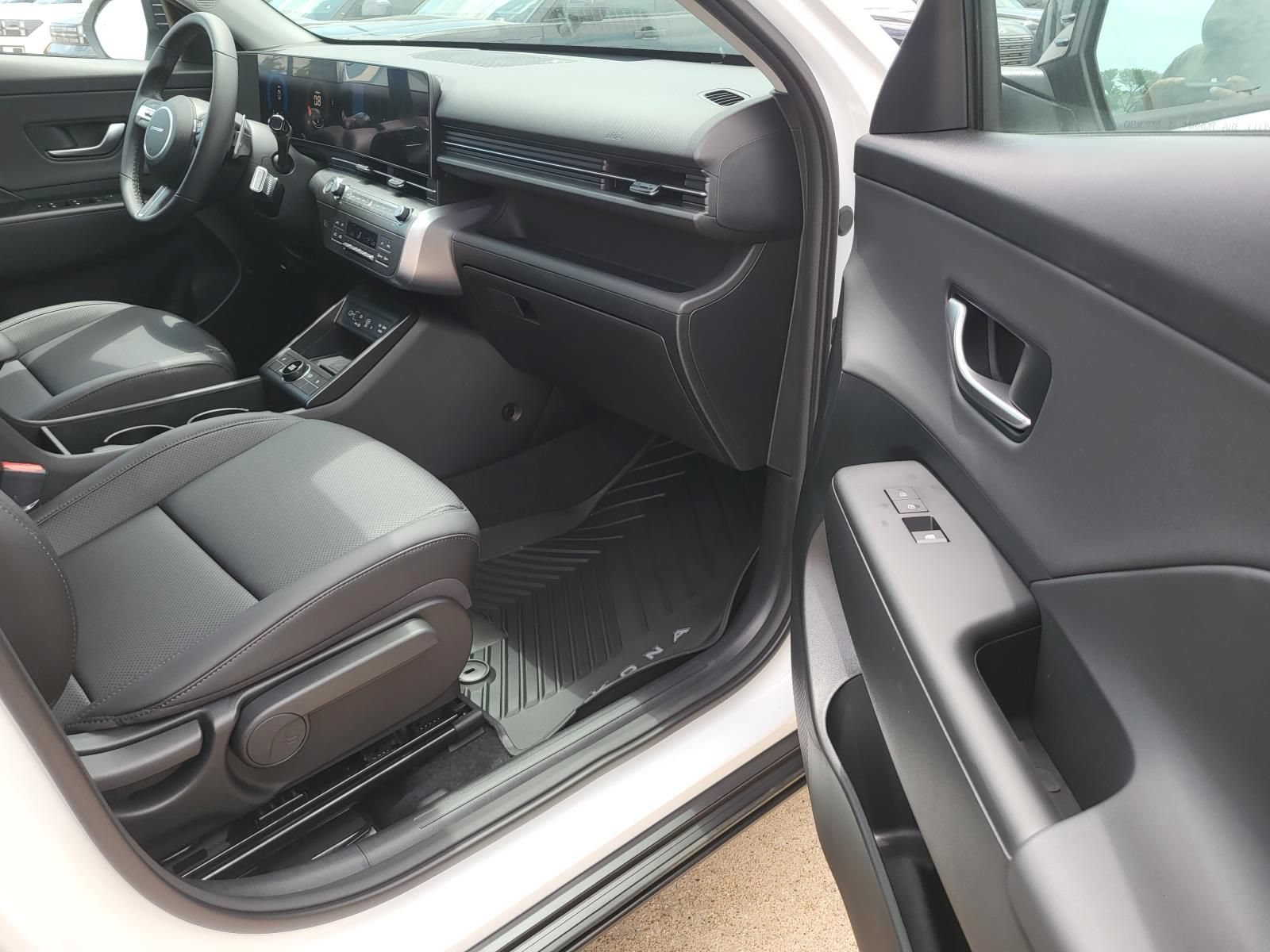 New 2026 Hyundai Kona SEL Premium FWD image 8