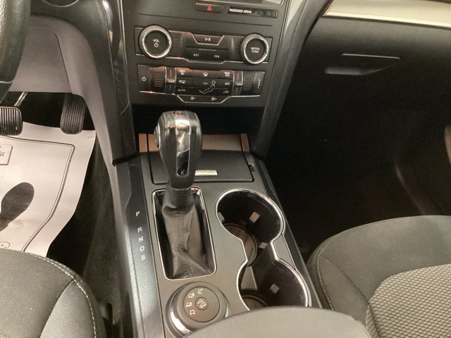 Used 2018 Ford Explorer XLT w/ Equipment Group 201A AWD/4WD image 16