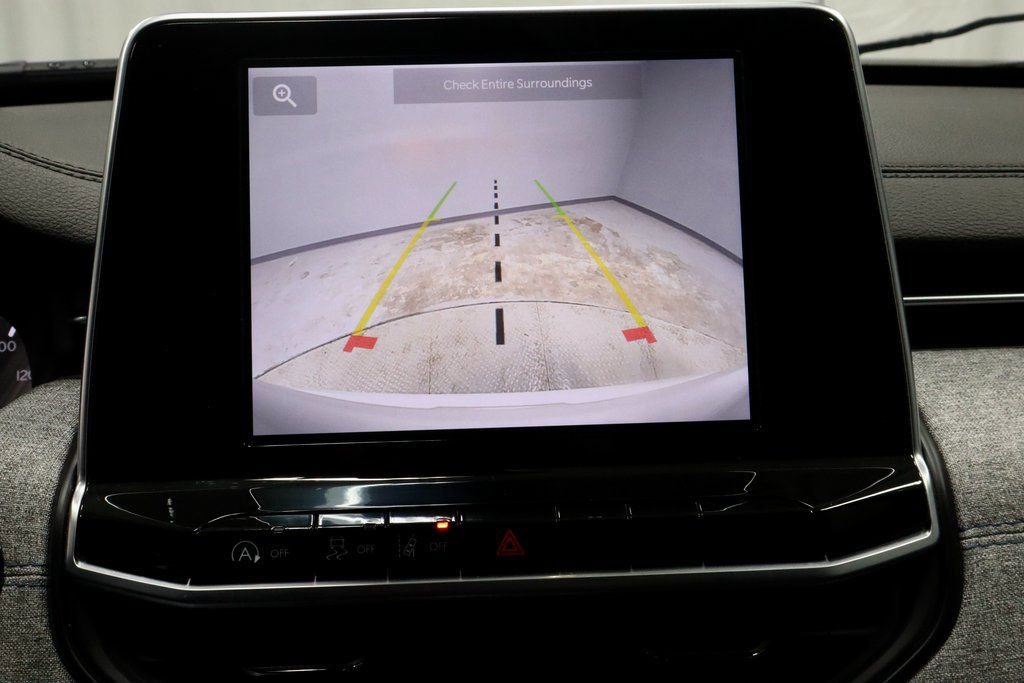 Used 2025 Jeep Compass Latitude image 2