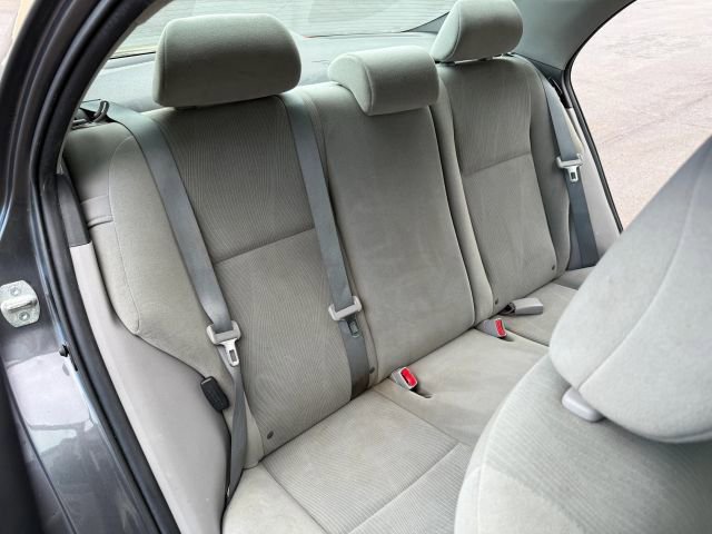 Used 2013 Toyota Corolla LE image 19