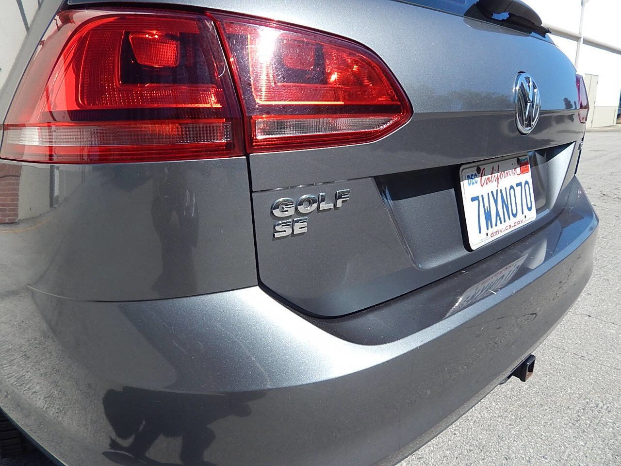 Used 2017 Volkswagen Golf SE FWD image 12