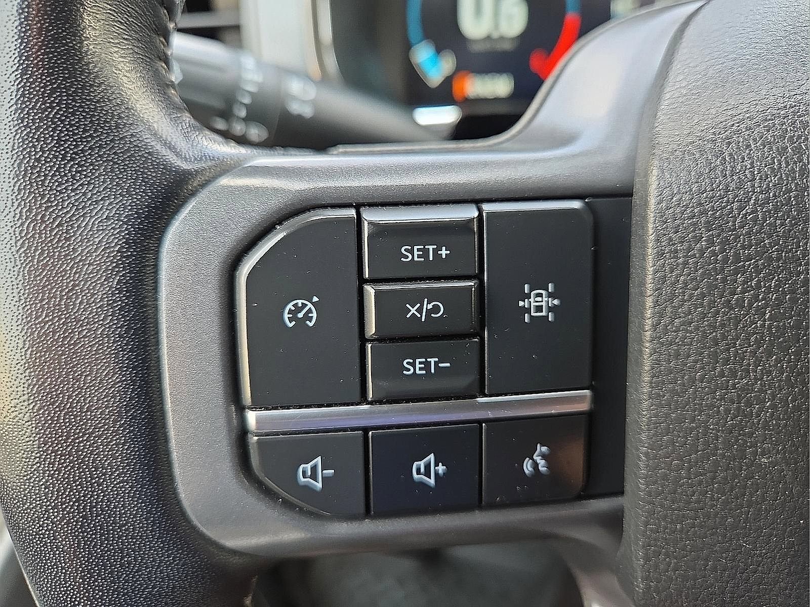 Used 2023 Ford F150 Lariat AWD/4WD image 19