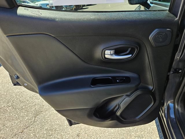 Used 2023 Jeep Renegade Altitude w/ Sun/Sound Group AWD/4WD image 20