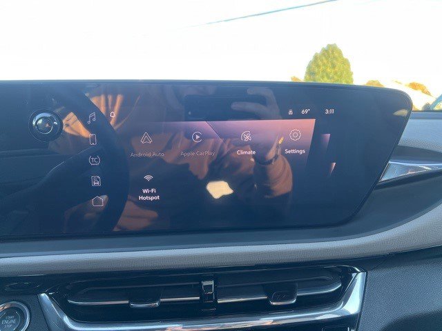 Certified 2025 Buick Envista Avenir image 9