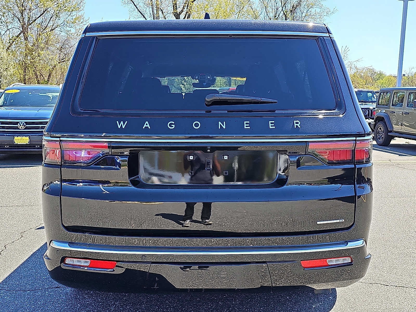 Certified 2024 Jeep Wagoneer L Series III w/ Flexible Seating Group AWD/4WD image 5