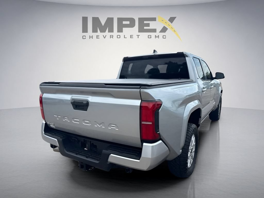 Used 2025 Toyota Tacoma SR5 AWD/4WD image 5