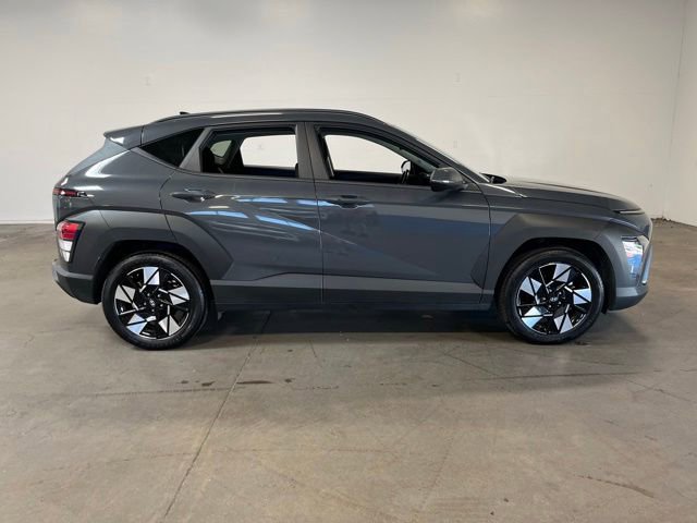 Used 2024 Hyundai Kona SEL FWD image 2