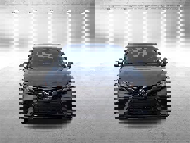 Used 2023 Toyota Camry SE image 3