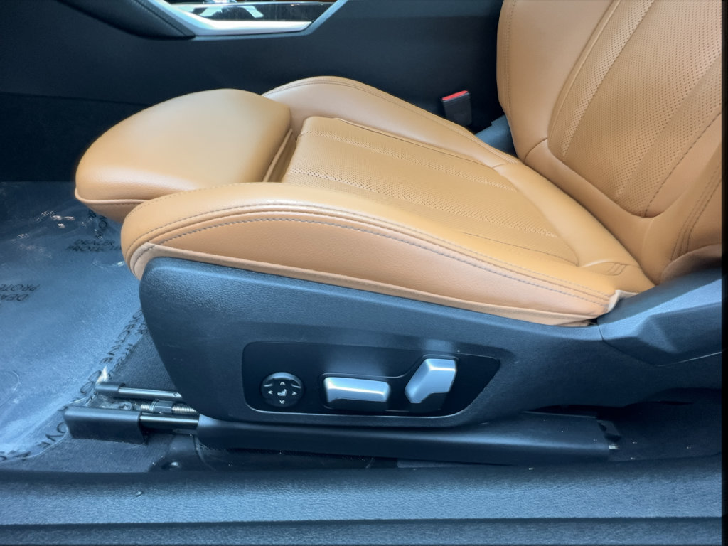 Used 2024 BMW M440i Coupe RWD image 25