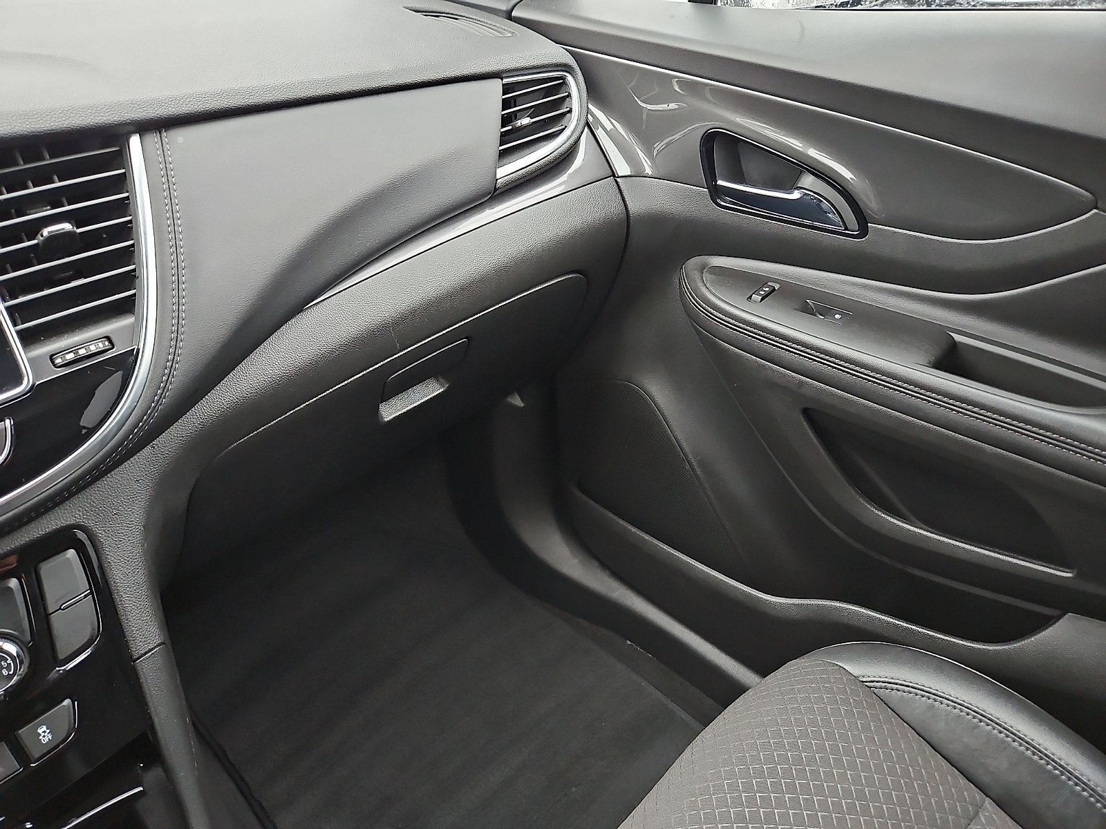 Used 2017 Buick Encore Preferred image 25