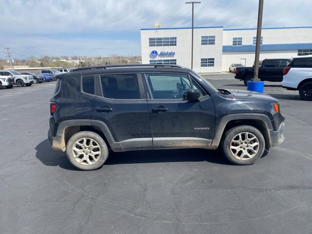 Used 2018 Jeep Renegade Latitude w/ Cold Weather Group image 7