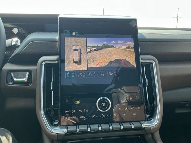 New 2026 GMC Yukon Denali Ultimate AWD/4WD image 10