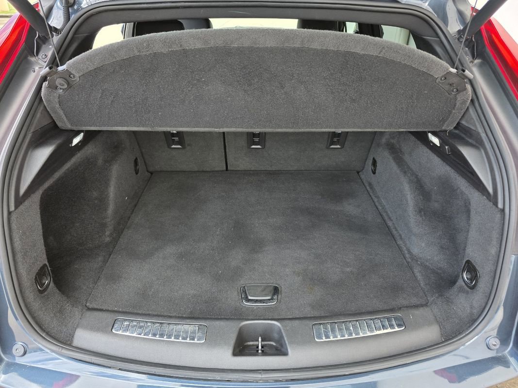 Used 2019 Cadillac XT4 Premium Luxury FWD image 32
