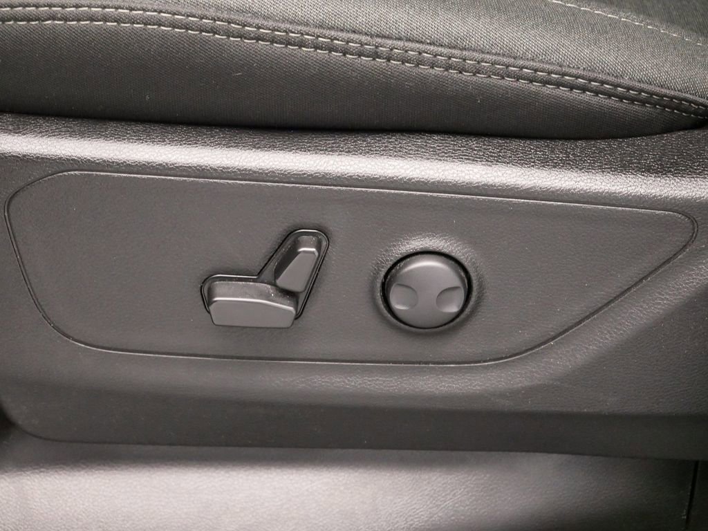 Certified 2025 RAM 1500 Big Horn image 4