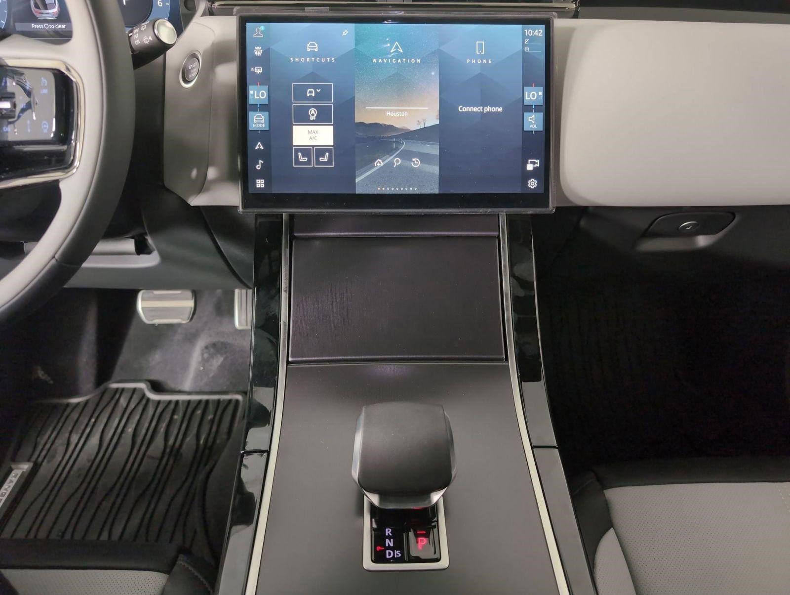 Certified 2026 Land Rover Range Rover Velar Dynamic SE image 22