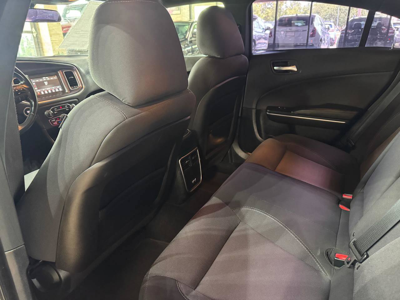Used 2018 Dodge Charger SXT RWD image 15