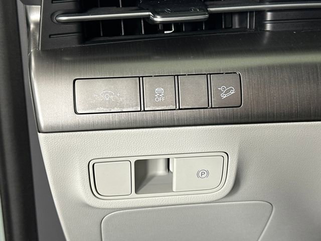 Used 2025 Hyundai Kona SEL image 19