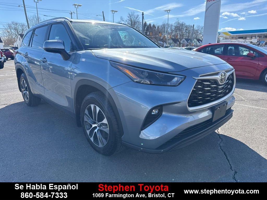 Used 2023 Toyota Highlander XLE