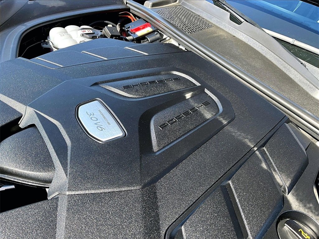 Used 2022 Porsche Cayenne image 24