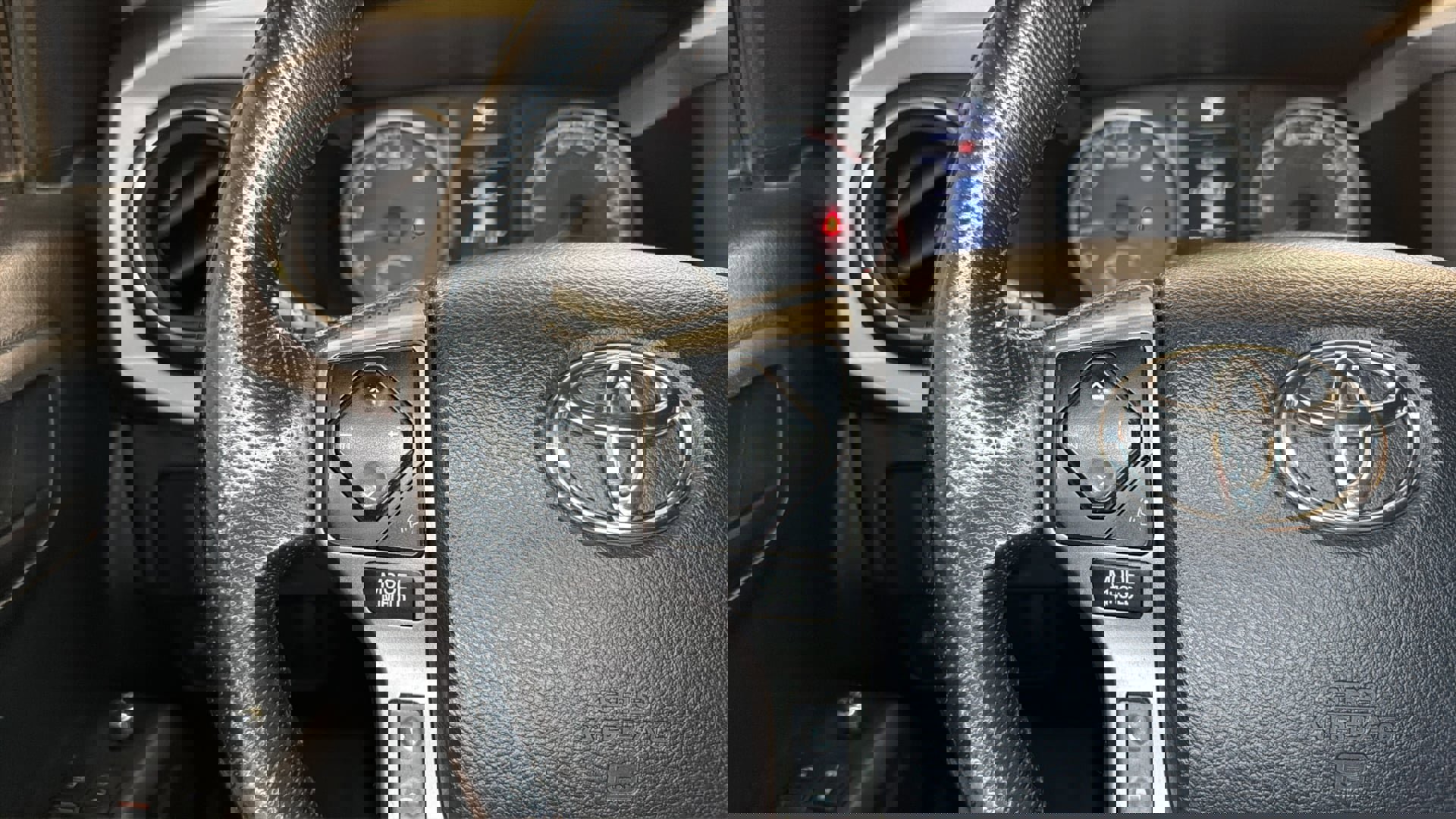 Used 2016 Toyota Tacoma SR5 w/ SR5 Appearance Package (SN) AWD/4WD image 27