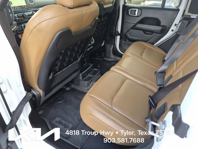 Used 2022 Jeep Wrangler Unlimited Rubicon w/ LED Lighting Group AWD/4WD image 22