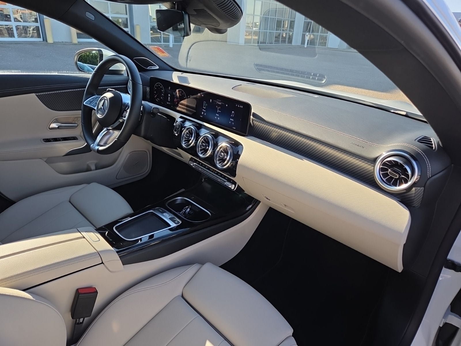 Used 2025 Mercedes-Benz CLA 250 4MATIC image 25
