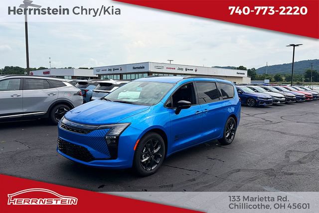 New 2027 Chrysler Pacifica Select FWD image 3