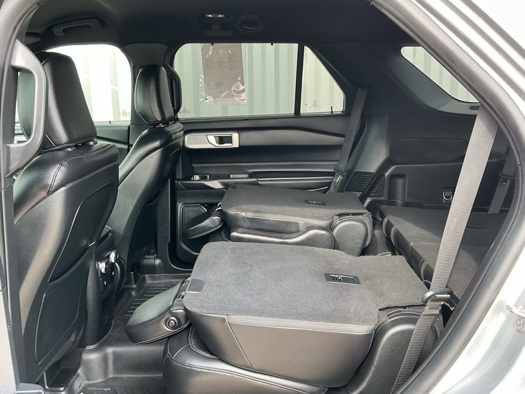 Used 2020 Ford Explorer Limited image 22