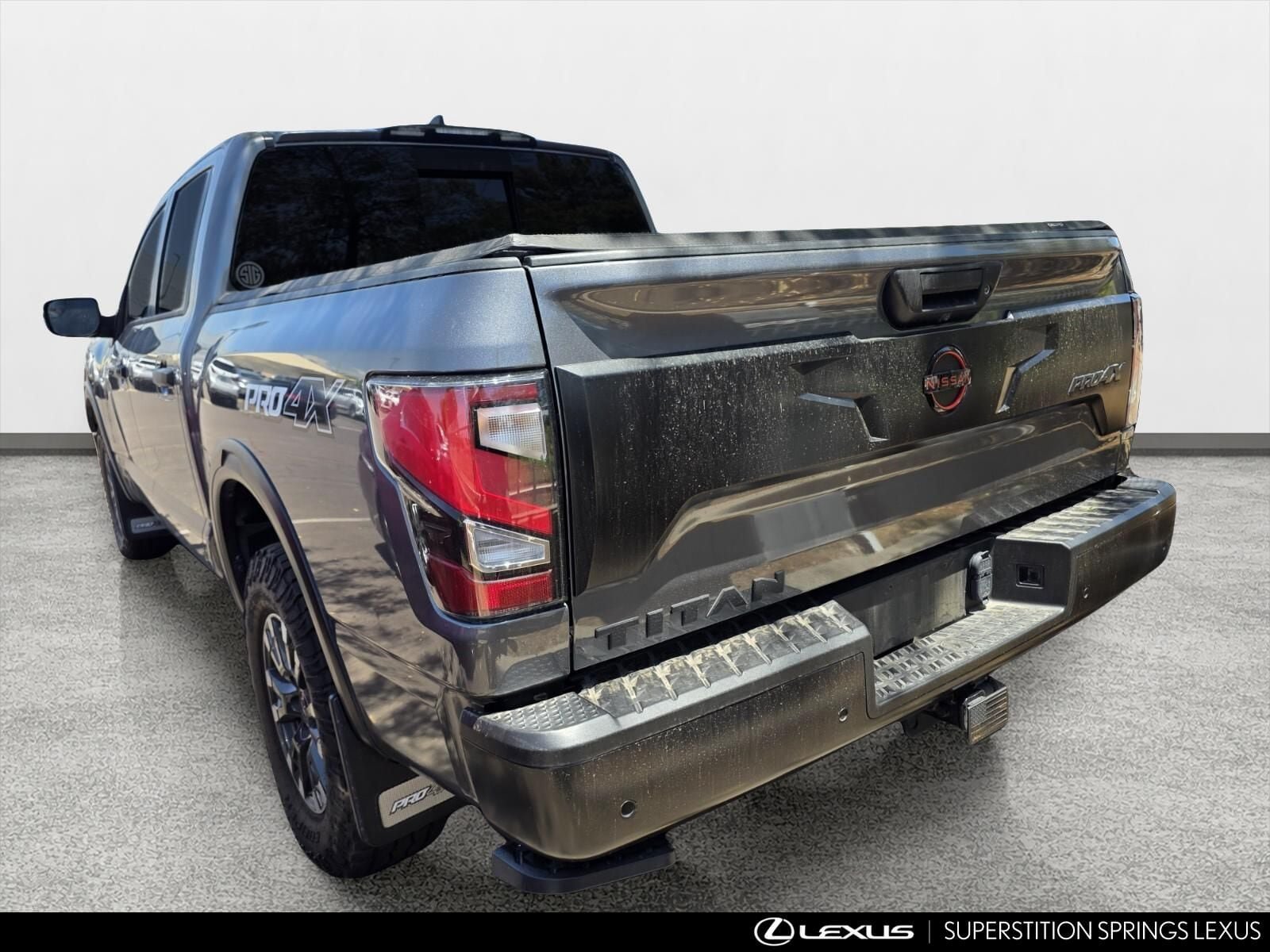 Used 2023 Nissan Titan PRO-4X w/ Pro-4x Convenience Package AWD/4WD image 4
