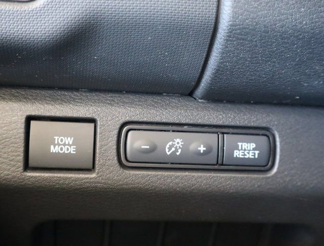 Used 2022 Nissan Frontier SV image 23