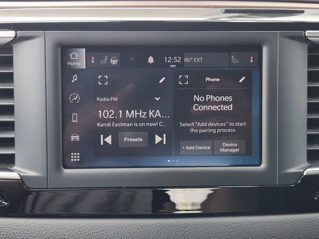 Used 2023 Chrysler Voyager LX FWD image 12