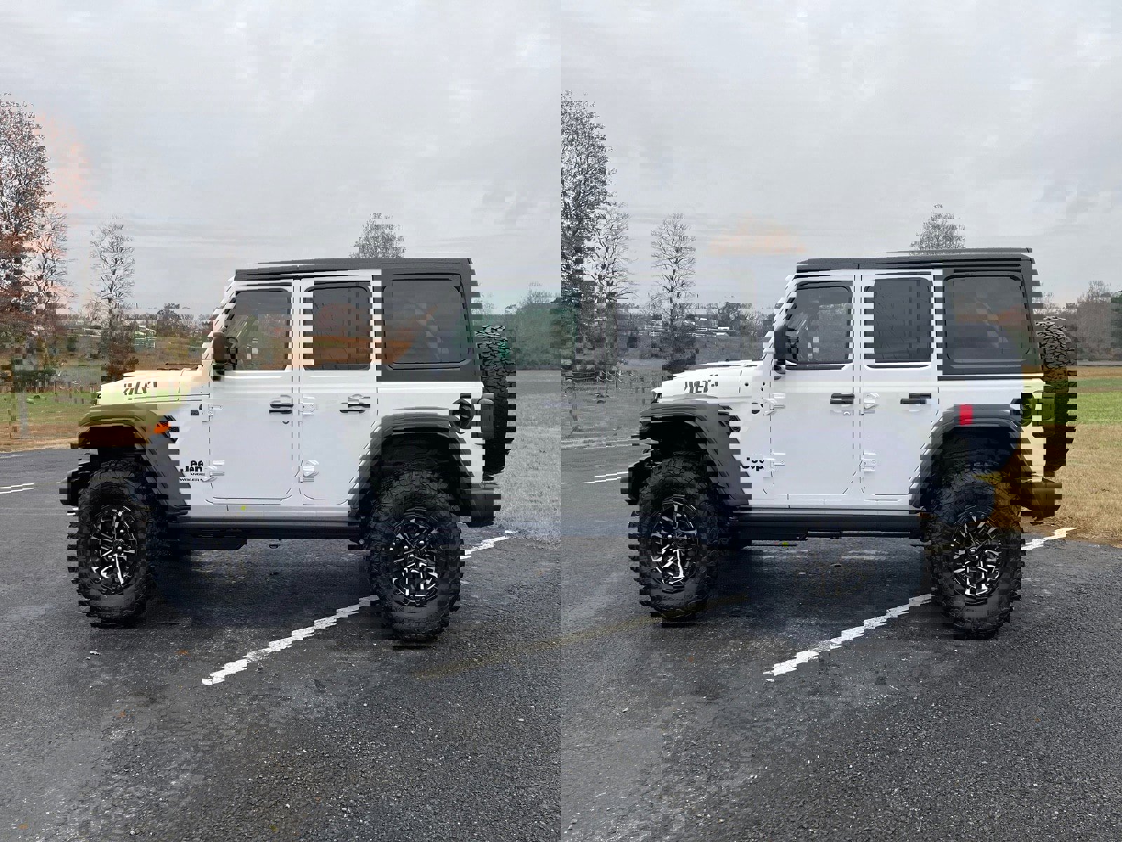 New 2026 Jeep Wrangler Unlimited Sport image 8