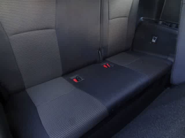 Used 2023 Toyota Highlander L image 11