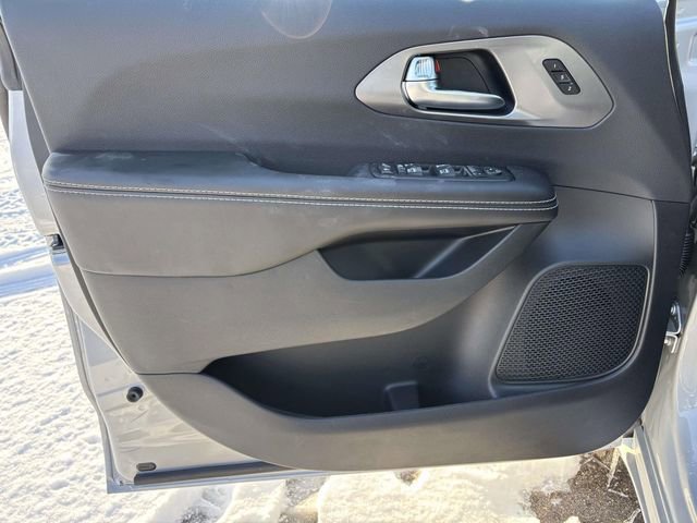 New 2026 Chrysler Pacifica Select w/ S Appearance Package FWD image 19