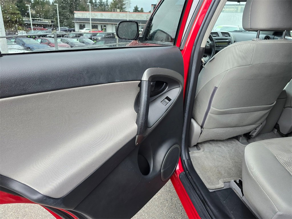 Used 2012 Toyota RAV4 FWD image 17