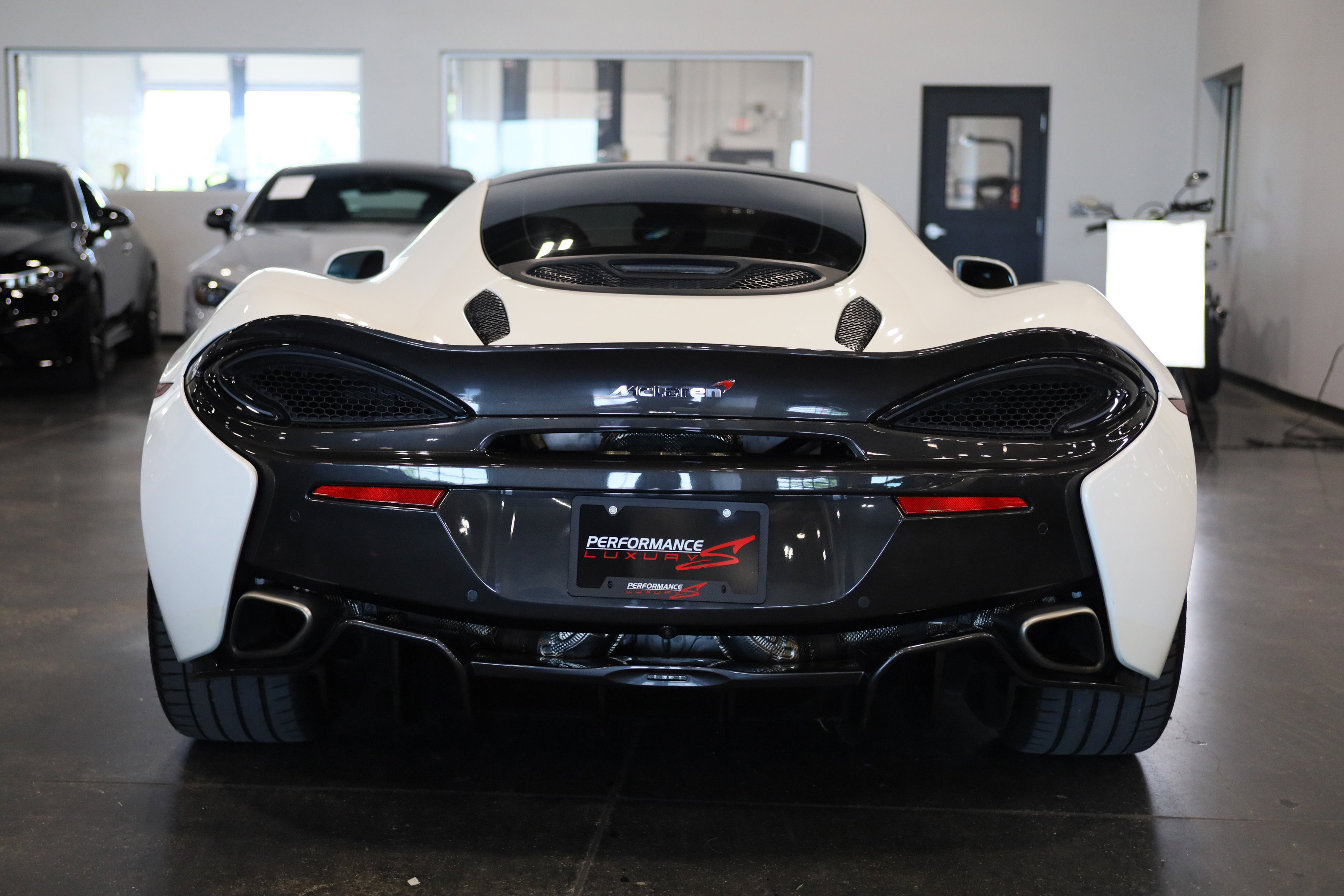 Used 2017 McLaren 570S RWD image 5