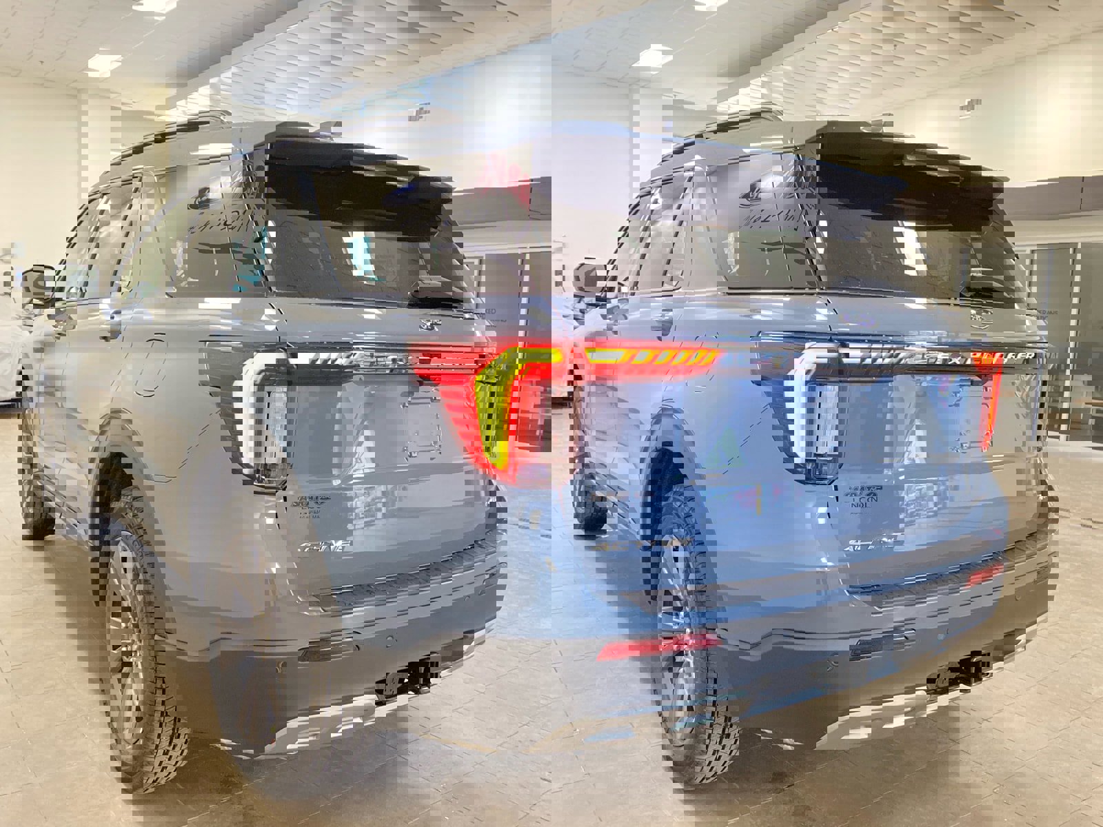 New 2026 Ford Explorer Active w/ Active Comfort Package image 5