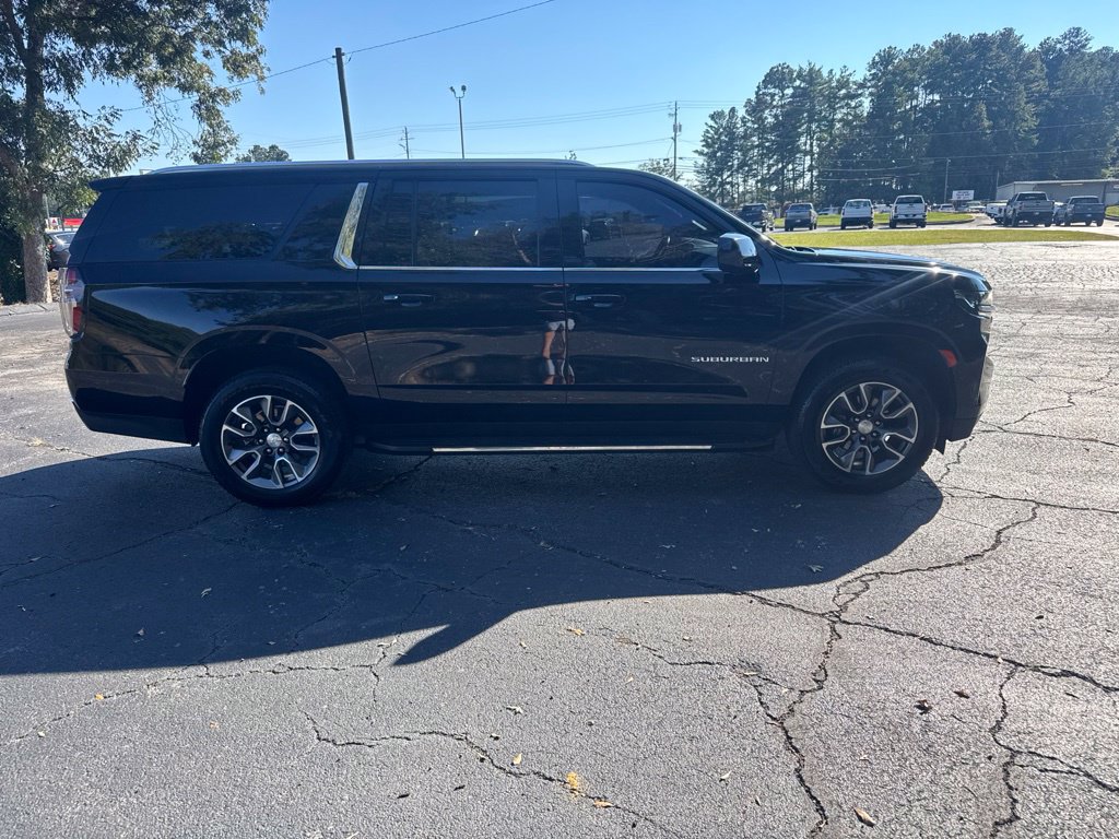 Used 2023 Chevrolet Suburban LT RWD image 16